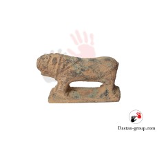 Small sedimentary stone lion of Khaju Bridge